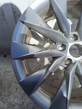 Laden Sie das Bild in den Galerie-Viewer, 1x Alufelge 19 Zoll 8.0&quot; 5x112 45ET 5LA601025 Skoda Enyaq Rim Wheel