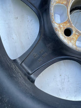 Laden Sie das Bild in den Galerie-Viewer, 1x Alufelge 16 Zoll 6.5&quot; 5x114.3 31 5ET 56R665548 Rim Wheel