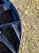 Load image into Gallery viewer, 1x Alufelge 19 Zoll 8.0" 5x114.3 50ET Glanz Schwarz Rim Wheel FEL2264584582yy