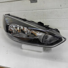 Laden Sie das Bild in den Galerie-Viewer, Frontscheinwerfer Ford Focus III F1EB-13W029-AGB F1EB-13W029-AGB29 Rechts