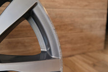 Laden Sie das Bild in den Galerie-Viewer, 1x Alufelge 20 Zoll 10.0&quot; 5x120 40ET 7842183 BMW X5 E70 Rim Wheel