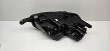 Laden Sie das Bild in den Galerie-Viewer, Frontscheinwerfer Skoda Rapid 5JB941015A Xenon Ein Stück (Rechts oder Links) SCH6809831822no