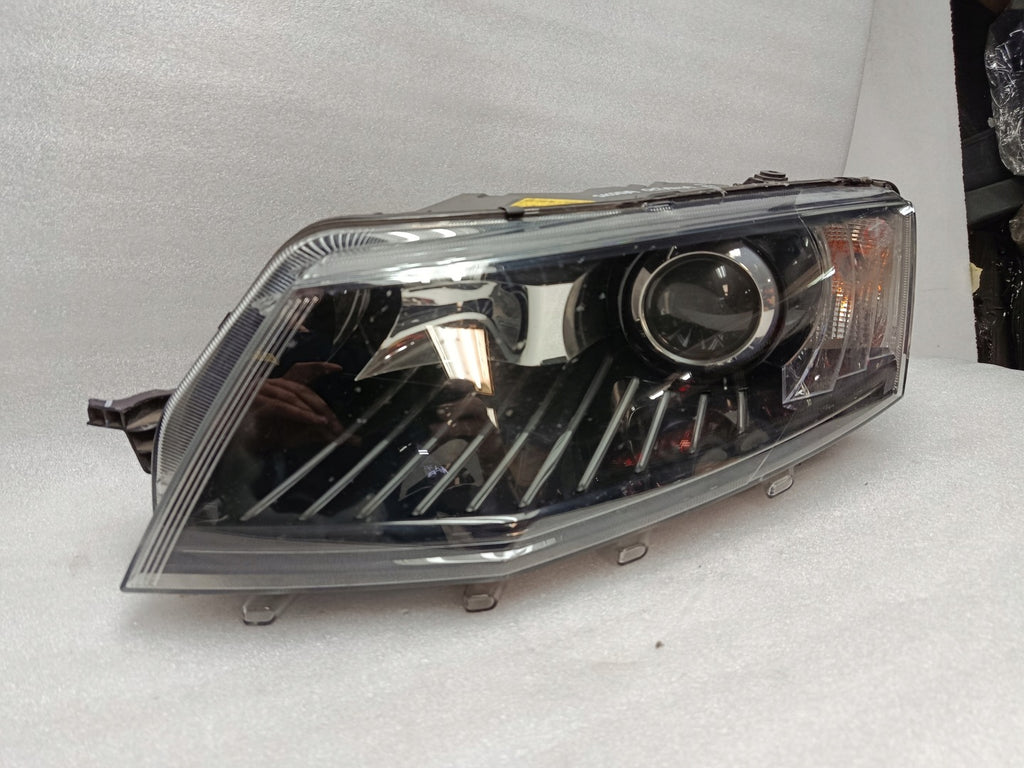 Frontscheinwerfer Skoda Octavia III 5E1941017B Xenon Links Headlight SCH2900180836hr
