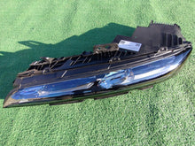 Laden Sie das Bild in den Galerie-Viewer, Frontscheinwerfer BMW 7 9879935-14 Links Scheinwerfer Headlight SCH1896994529ir
