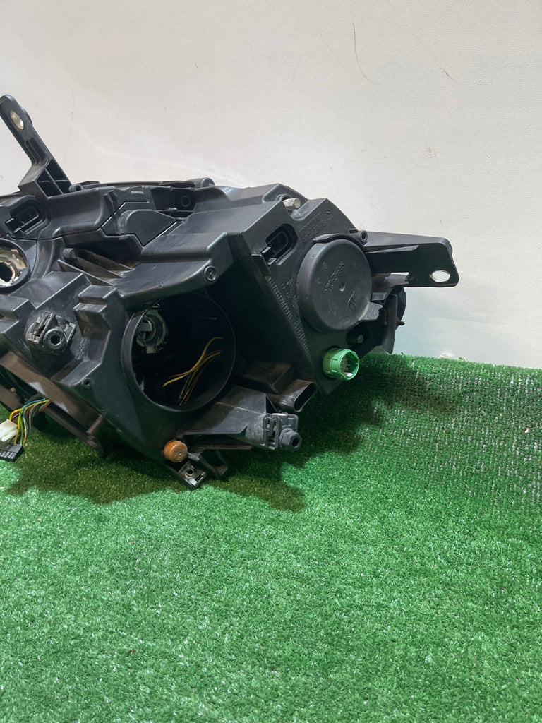 Frontscheinwerfer Alfa Romeo Giulietta 00505267540 Rechts Scheinwerfer Headlight SCH4501274158jt