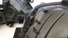 Laden Sie das Bild in den Galerie-Viewer, Frontscheinwerfer Iveco Daily IV 05802711799 Full LED Rechts oder Links SCH2620413805ls