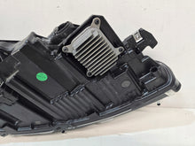 Laden Sie das Bild in den Galerie-Viewer, Frontscheinwerfer Tesla 3 1760888-00-F Ein Stück (Rechts oder Links) Headlight