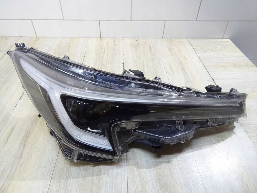 Frontscheinwerfer Toyota Corolla 8111012N70 Rechts Scheinwerfer Headlight SCH4226108077ci