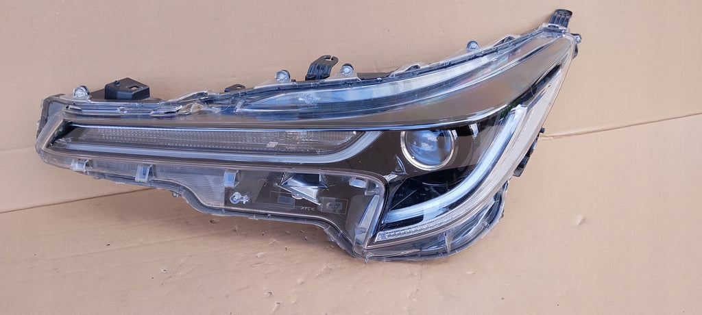 Frontscheinwerfer Toyota Corolla 81150-02S70 L463838 LED Rechts oder Links