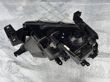 Load image into Gallery viewer, Frontscheinwerfer Ford Ranger JB3B-13E015-AA Links Scheinwerfer Headlight SCH1681997041tk