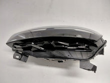 Laden Sie das Bild in den Galerie-Viewer, Frontscheinwerfer Renault Clio I V 260600149R Full LED Links Headlight SCH5429203917ky