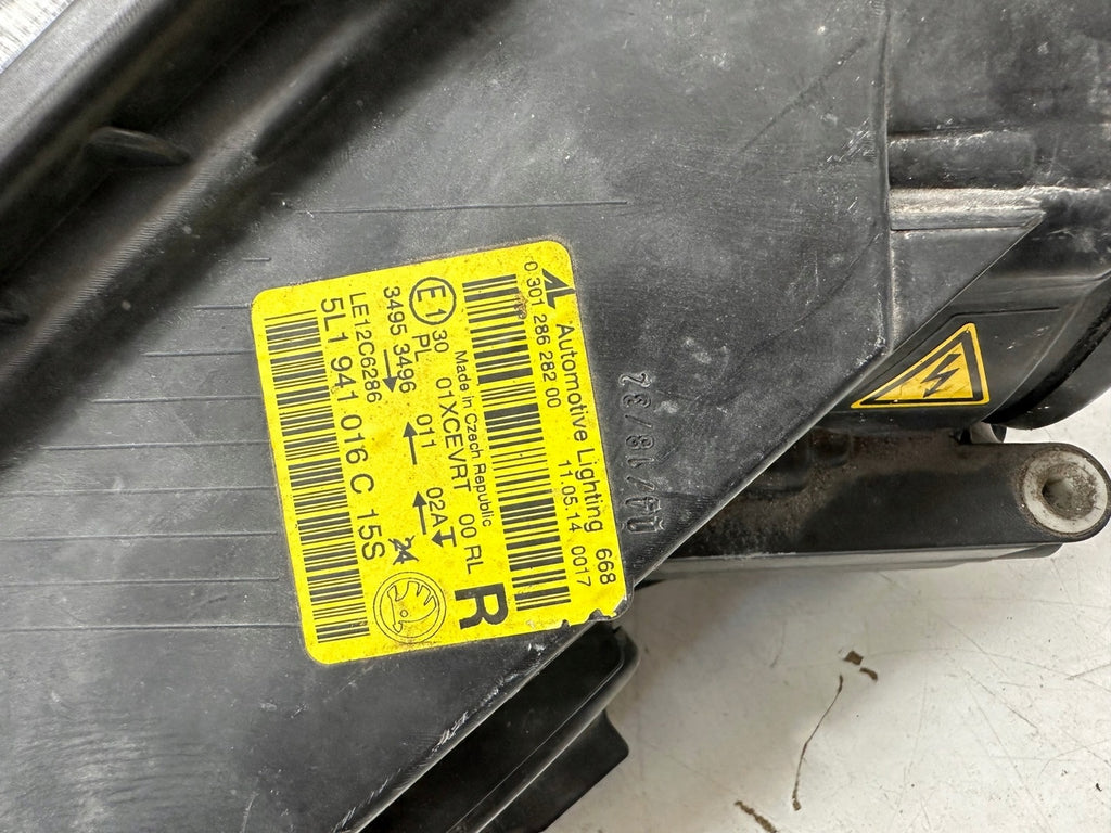 Frontscheinwerfer Skoda Yeti 5L1941016C LE12C6286 Xenon Rechts Headlight