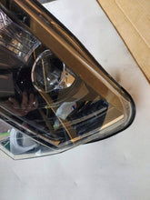 Laden Sie das Bild in den Galerie-Viewer, Frontscheinwerfer Skoda Superb 3V1941015B 1ZS01193925 LED Links Headlight SCH4366303136ko