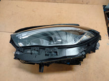 Laden Sie das Bild in den Galerie-Viewer, Frontscheinwerfer Mercedes-Benz W247 A2479064906 Links Scheinwerfer Headlight SCH9683852175gc