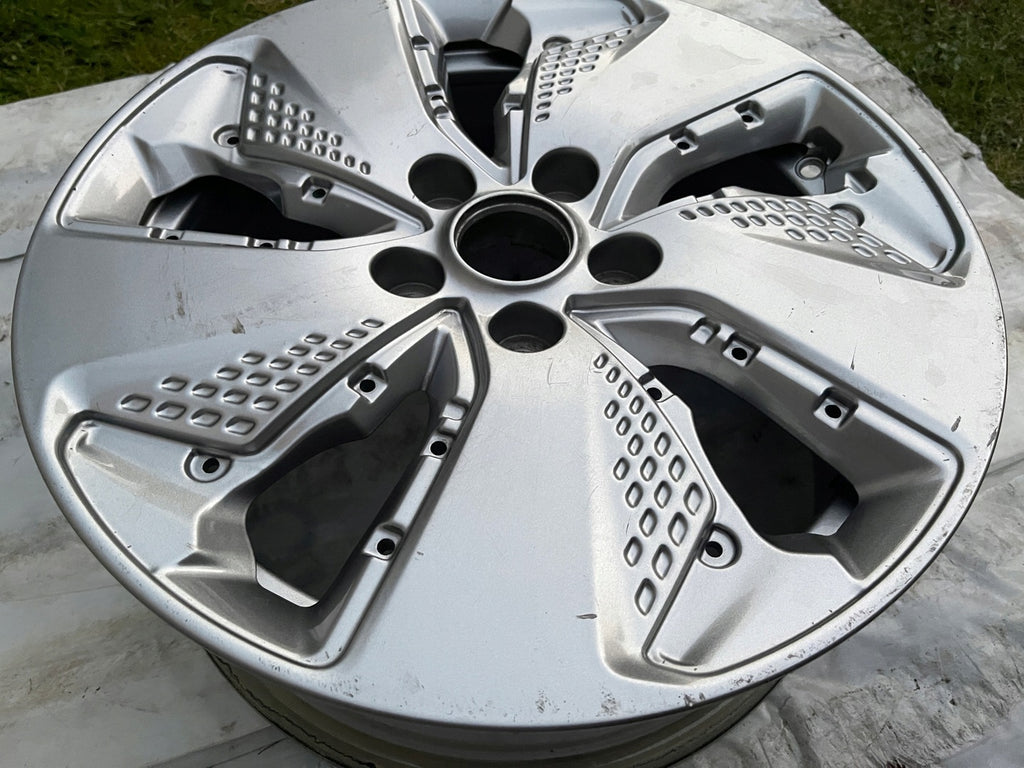 1x Alufelge 17 Zoll 7.0" 5x114.3 50ET Glanz Silber 52910-K4000 Hyundai Rim Wheel