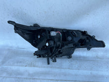 Laden Sie das Bild in den Galerie-Viewer, Frontscheinwerfer Mitsubishi Space Star 8301D445 LED Links Headlight