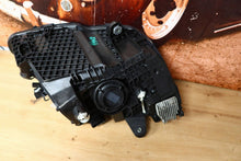 Laden Sie das Bild in den Galerie-Viewer, Frontscheinwerfer Mercedes-Benz W205 A2059065906 Links Scheinwerfer Headlight SCH5098340525cw