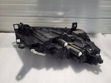 Laden Sie das Bild in den Galerie-Viewer, Frontscheinwerfer Skoda Enyaq 5LB941015F LED Ein Stück (Rechts oder Links)