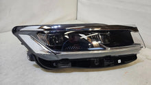 Laden Sie das Bild in den Galerie-Viewer, Frontscheinwerfer VW Touareg 761941036A Rechts Scheinwerfer Headlight