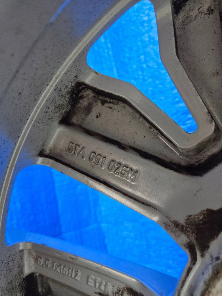 1x Alufelge 16 Zoll 5x112 5TA601025M VW Touran Rim Wheel FEL8517126109cz