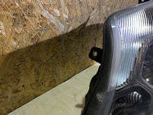 Laden Sie das Bild in den Galerie-Viewer, Frontscheinwerfer Mercedes-Benz Sprinter A9068202461 Links Headlight SCH1756250121xt
