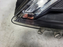 Laden Sie das Bild in den Galerie-Viewer, Frontscheinwerfer Mercedes-Benz W246 A2468207161 Xenon Links Headlight SCH3640676046vo