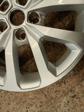 Load image into Gallery viewer, 1x Alufelge 17 Zoll 7.0" 5x114.3 40ET Glanz Silber 403004615R Renault Rim Wheel FEL2742832831pz