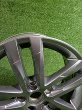 Laden Sie das Bild in den Galerie-Viewer, 1x Alufelge 17 Zoll 6.5" 5x112 52ET Glanz Graphit 5TA601025G VW Touran Rim Wheel FEL1362469407vt