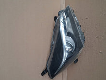Laden Sie das Bild in den Galerie-Viewer, Frontscheinwerfer Toyota Yaris Rechts Scheinwerfer Headlight SCH6934399216wq