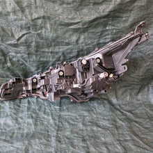 Laden Sie das Bild in den Galerie-Viewer, Frontscheinwerfer Toyota Corolla 81150-02860 Rechts Scheinwerfer Headlight SCH6270922217qu