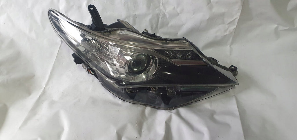 Frontscheinwerfer Toyota Auris 81110-02E21 Rechts Scheinwerfer Headlight