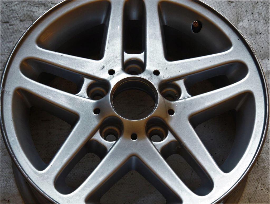 1x Alufelge 15 Zoll 6.5" 5x120 42ET 1095368 BMW E46 Rim Wheel