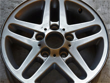 Laden Sie das Bild in den Galerie-Viewer, 1x Alufelge 15 Zoll 6.5&quot; 5x120 42ET 1095368 BMW E46 Rim Wheel