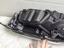 Laden Sie das Bild in den Galerie-Viewer, Frontscheinwerfer Volvo V40 31283327 Rechts Scheinwerfer Headlight SCH8543578000in