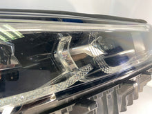 Laden Sie das Bild in den Galerie-Viewer, Frontscheinwerfer BMW G11 7946772 Rechts Scheinwerfer Headlight SCH3330898648sn