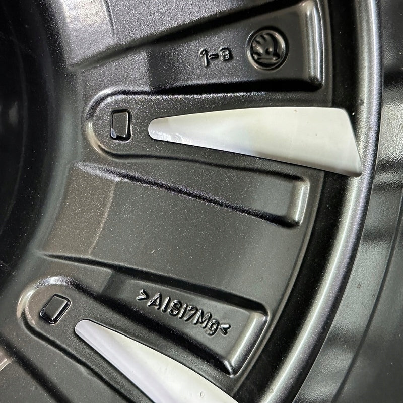 1x Alufelge 17 Zoll 6.5" 5x112 41ET Glanz Graphit 3V0601025 Mg Superb Rim Wheel