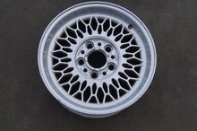 Load image into Gallery viewer, 1x Alufelge 15 Zoll 7.0&quot; 5x120 19ET Silber 1180991 BMW E32 E34 Rim Wheel