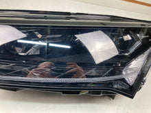 Laden Sie das Bild in den Galerie-Viewer, Frontscheinwerfer Skoda Enyaq 5LB941015A LED Links Scheinwerfer Headlight