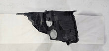 Laden Sie das Bild in den Galerie-Viewer, Frontscheinwerfer Ford Transit Courier R2X613W030 Ein Stück (Rechts oder Links) SCH5046597204pk