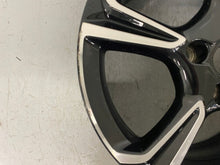Laden Sie das Bild in den Galerie-Viewer, 1x Alufelge 17 Zoll 7.0" 4x108 38ET Glanz Schwarz 39182183 Opel Corsa F FEL7756430098yv