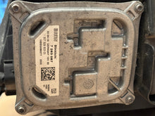 Load image into Gallery viewer, Frontscheinwerfer BMW E93 E92 7239928 7255724 7263087 Xenon Rechts Headlight SCH4687094537mq