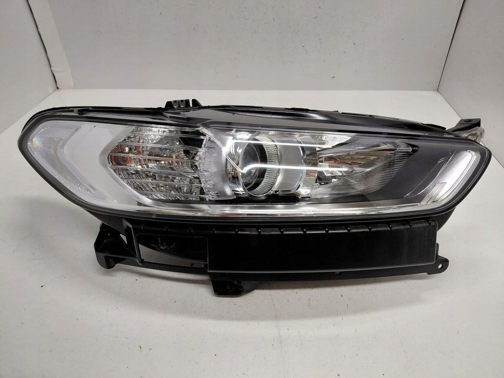 Frontscheinwerfer Ford Mondeo DS73-13W029-AG Rechts Scheinwerfer Headlight SCH8259914827xw