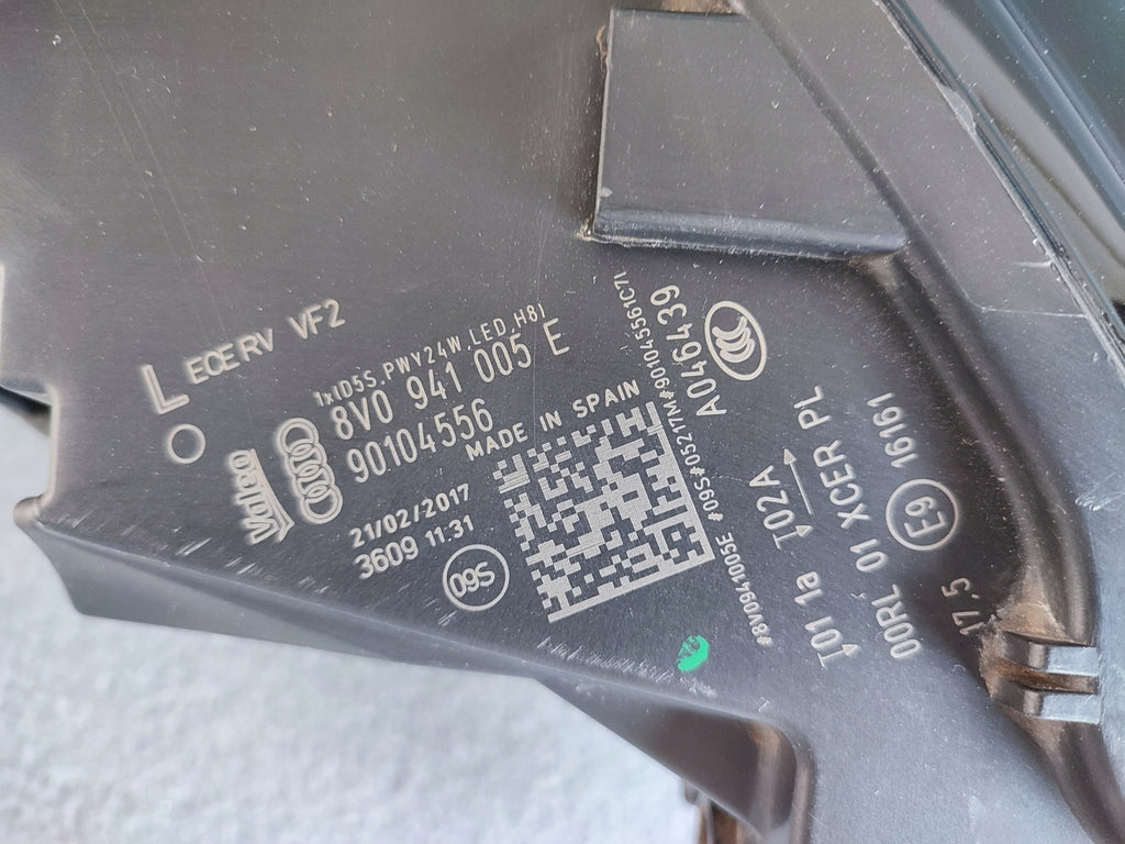 Frontscheinwerfer Audi A3 8V0941005E 94104556 Xenon Links Scheinwerfer Headlight