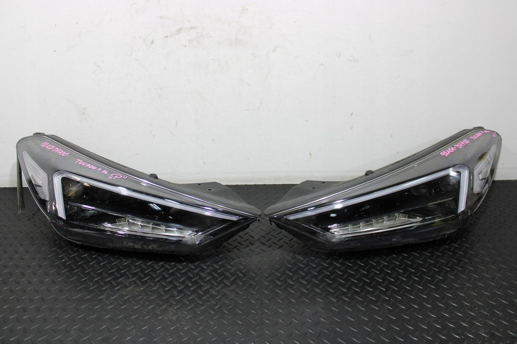 Frontscheinwerfer Hyundai Tucson 92101-D7700 92102-D7700 LED Rechts oder Links