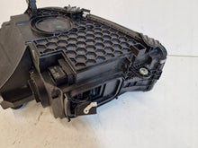 Laden Sie das Bild in den Galerie-Viewer, Frontscheinwerfer Mercedes-Benz W206 A2069067203 Rechts Scheinwerfer Headlight SCH6438827865iv