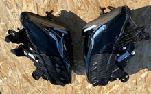 Laden Sie das Bild in den Galerie-Viewer, Frontscheinwerfer Peugeot 308 III 9859661980 Ein Satz Scheinwerfer Headlight SCH5395515178tm