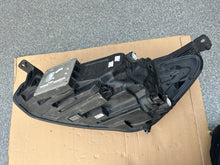 Laden Sie das Bild in den Galerie-Viewer, Frontscheinwerfer Ford Focus JX7B-13E015-CE Full LED Rechts oder Links SCH1612724164mx