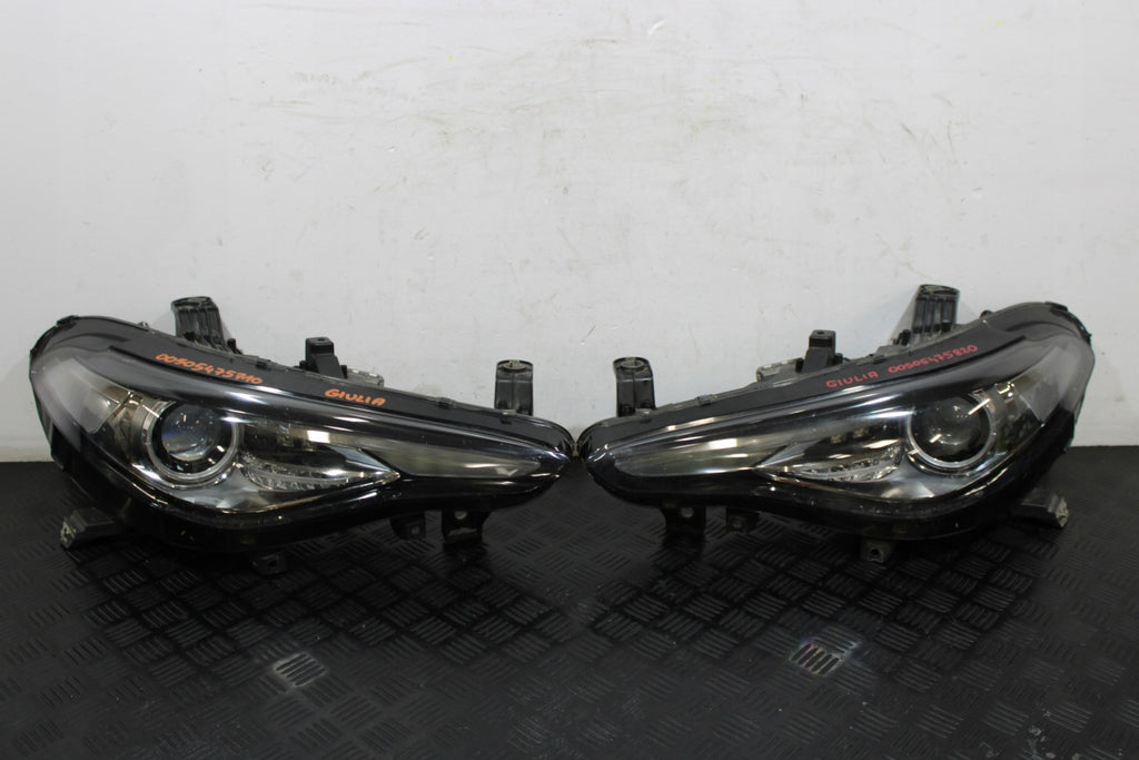 Frontscheinwerfer Alfa Romeo Giulia 50547571 50547582 Ein Satz Headlight SCH9120474849be