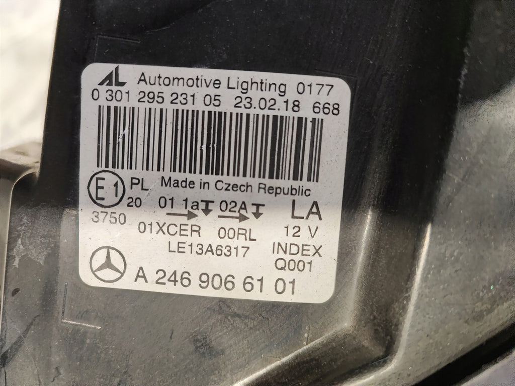 Frontscheinwerfer Mercedes-Benz W246 A2469066101 LED Rechts oder Links