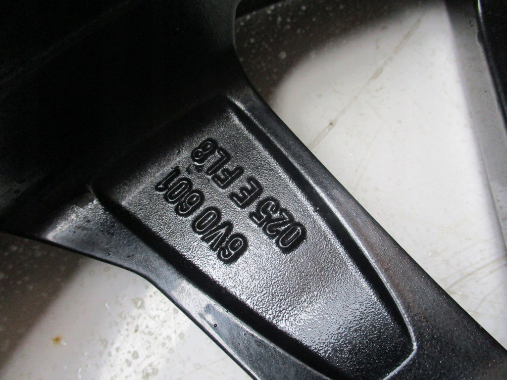 1x Alufelge 16 Zoll 7.0" 5x100 46ET Glanz Graphit 6V0601025J Mg Fabia Iii